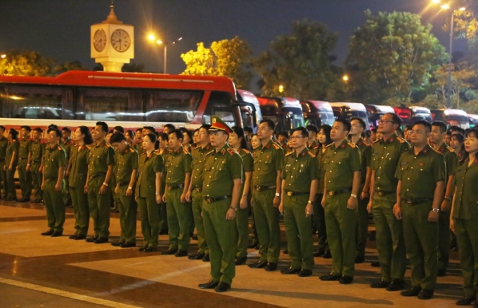 Thiếu tướng, GS.TS Nguyễn Đắc Hoan - Phó Giám đốc Học viện dự và phát biểu giao nhiệm vụ tại lễ xuất quân