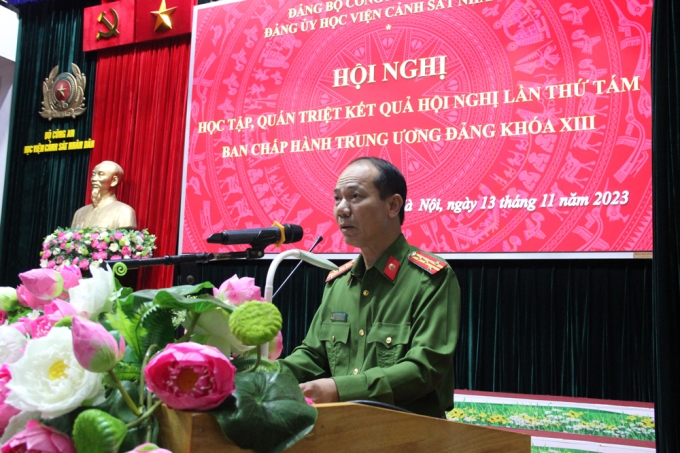 Đại tá, PGS.TS Trần Quang Huyên, Ủy viên Ban Thường vụ Đảng ủy, Phó Giám đốc Học viện phát biểu chỉ đạo tại Hội nghị