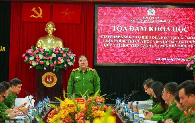 Thiếu tướng, TS Chử Văn Dũng - Phó Giám đốc Học viện phát biểu tại Tọa đàm