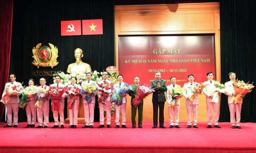 Bộ Công an gặp mặt kỷ niệm 41 năm Ngày Nhà giáo Việt Nam