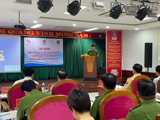 Đại tá, PGS.TS Lê Huy Trí, Phó Viện trưởng Viện KHCS - Học viện CSND phát biểu khai mạc khóa tập huấn