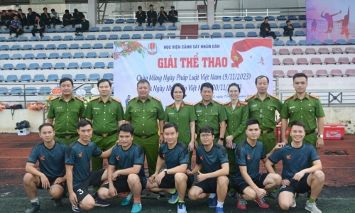 Tổ chức giải thể thao chào mừng ngày Pháp luật Việt Nam và ngày Nhà giáo Việt Nam