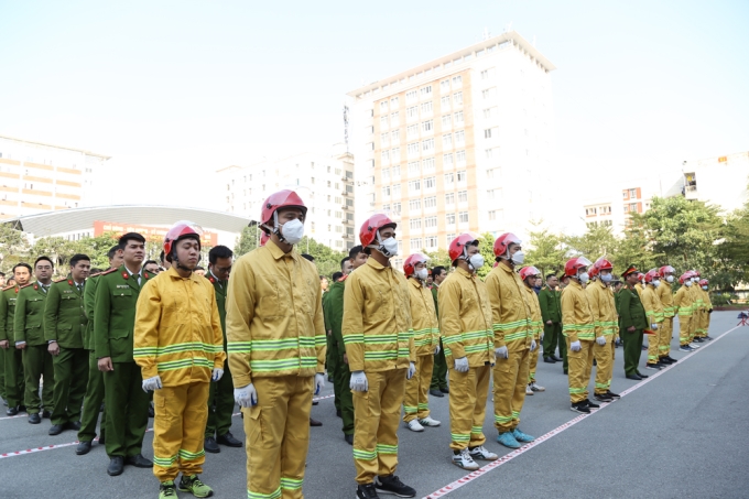 Hội thi nghiệp vụ - Diễn tập phương án chữa cháy có sự tham gia của hơn 150 cán bộ, học viên các đội PCCC cơ sở