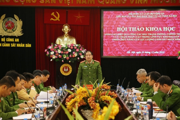 Thiếu tướng, TS Chử Văn Dũng, Phó Giám đốc Học viện phát biểu tại Hội thảo