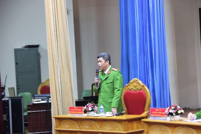 Thượng tá Nguyễn Quang Hiền, Phó Trưởng phòng Phòng Cảnh sát ĐTTP về ma túy - Công an thành phố Hà Nội trình bày tham luận và chia sẻ ý kiến