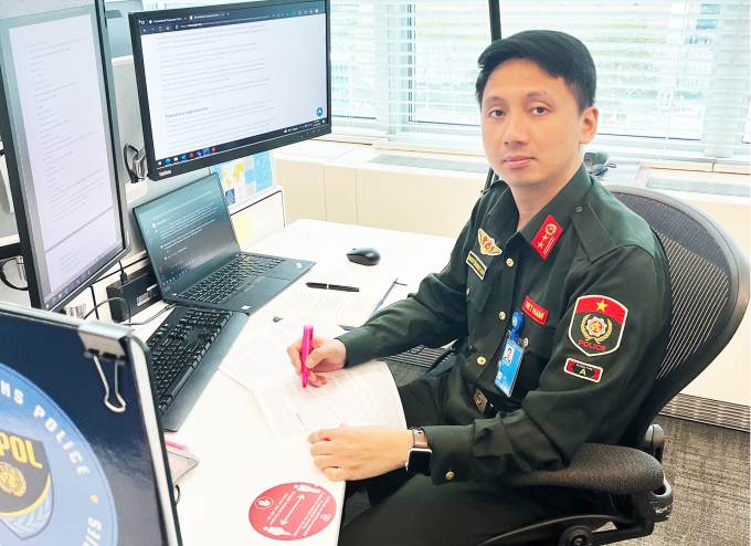 Trung tá Nguyễn Ngọc Hải tại văn phòng làm việc ở trụ sở Ban Thư ký Liên hợp quốc.