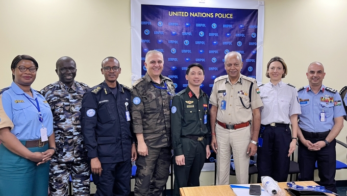 Trung tá Hải cùng đoàn công tác của Phòng Cảnh sát, Trụ sở Liên Hợp quốc làm việc với Phó Tư lệnh Cảnh sát cùng lãnh đạo cảnh sát tại Phái bộ gìn giữ hòa bình LHQ tại Nam Sudan (UNMISS) tháng 12/2022.