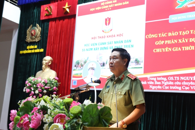 Trung tướng Nguyễn Ngọc Anh, thành viên Ban nghiên cứu chuyên đề giúp việc Bộ trưởng Bộ Công an phát biểu tại hội thảo