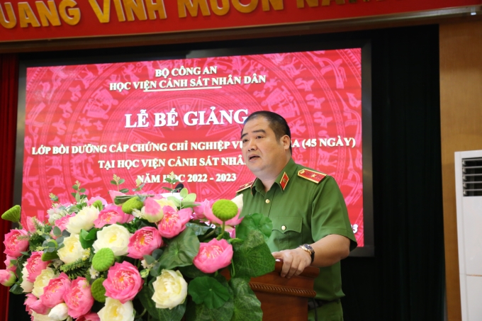 Thiếu tướng, TS Chử Văn Dũng, Phó Giám đốc Học viện phát biểu tại buổi lễ