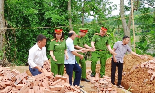 Khoa Quản lý hành chính về TTXH và học viên chuyên ngành tổ chức chương trình thiện nguyện tại tỉnh Điện Biên