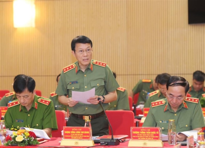 Thượng tướng Lương Tam Quang, Ủy viên Trung ương Đảng, Ủy viên Ban Thường vụ Đảng ủy CATW, Thứ trưởng Bộ Công an trình bày một số kiến nghị bổ sung tư duy mới, nhận thức mới trong Chiến lược bảo vệ Tổ quốc.