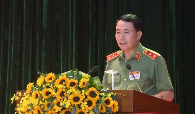 Trung tướng Lê Quốc Hùng, Uỷ viên Trung ương Đảng, Thứ trưởng Bộ Công an điều hành tham luận tại hội nghị.