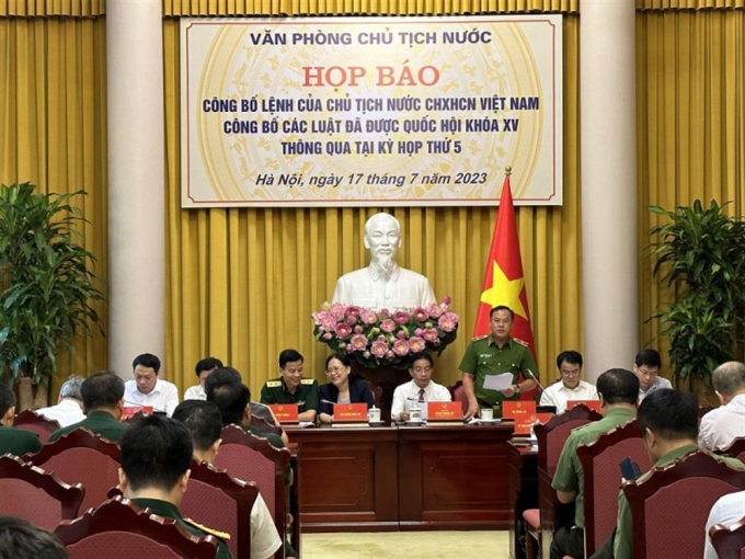 Thú trưởng Bộ Công an Nguyễn Văn Long giới thiệu những nội dung cơ bản 2 Luật do Bộ Công an chủ trì xây dựng.