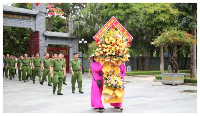 Đoàn đại biểu Học viện Cảnh sát nhân dân dâng hoa, dâng hương tại Khu di tích Quốc gia đặc biệt Kim Liên