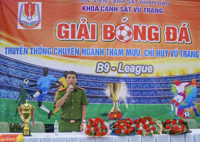 Đại tá Phạm Văn Tiến, Trưởng khoa Cảnh sát vũ trang phát biểu tại Lễ khai mạc giải thi đấu