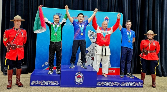 Thiếu tá Lê Xuân Hùng, Giảng viên Học viện CSND, vận động viên Đoàn Thể thao CAND giành Huy chương Vàng nội dung Karate.