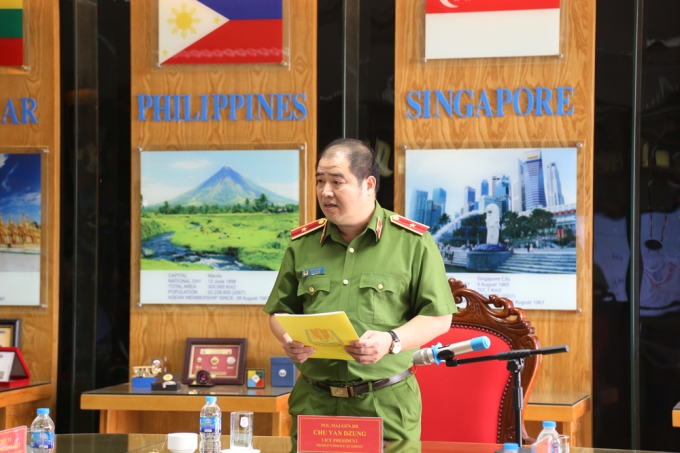 Thiếu tướng, TS Chử Văn Dũng, Phó Giám đốc Học viện phát biểu tại buổi lễ