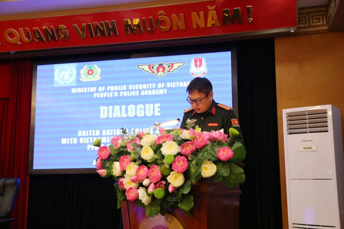 Thượng tá Tô Long - Phó Chánh Văn phòng Bộ Công an về Gìn giữ hòa bình Liên Hợp Quốc (GGHB LHQ) phát biểu tại Chương trình Đối thoại