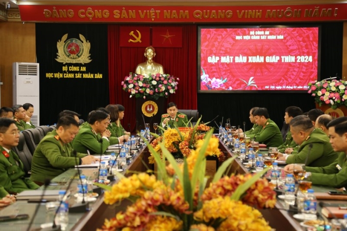 Trung tướng, GS. TS Trần Minh Hưởng, Giám đốc Học viện phát biểu chỉ đạo tại buổi gặp mặt đầu Xuân Giáp Thìn 2024